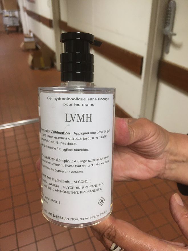 非凡体育官方网站“LVMH 牌”洗手液开始交付了第一批是来自 DIOR 香水生产(图6)